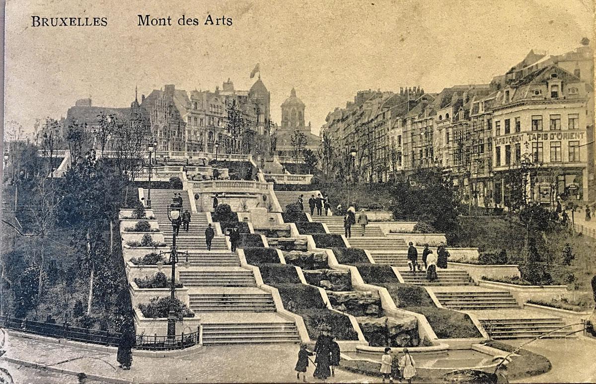 Le Mont des Arts vers 1910.