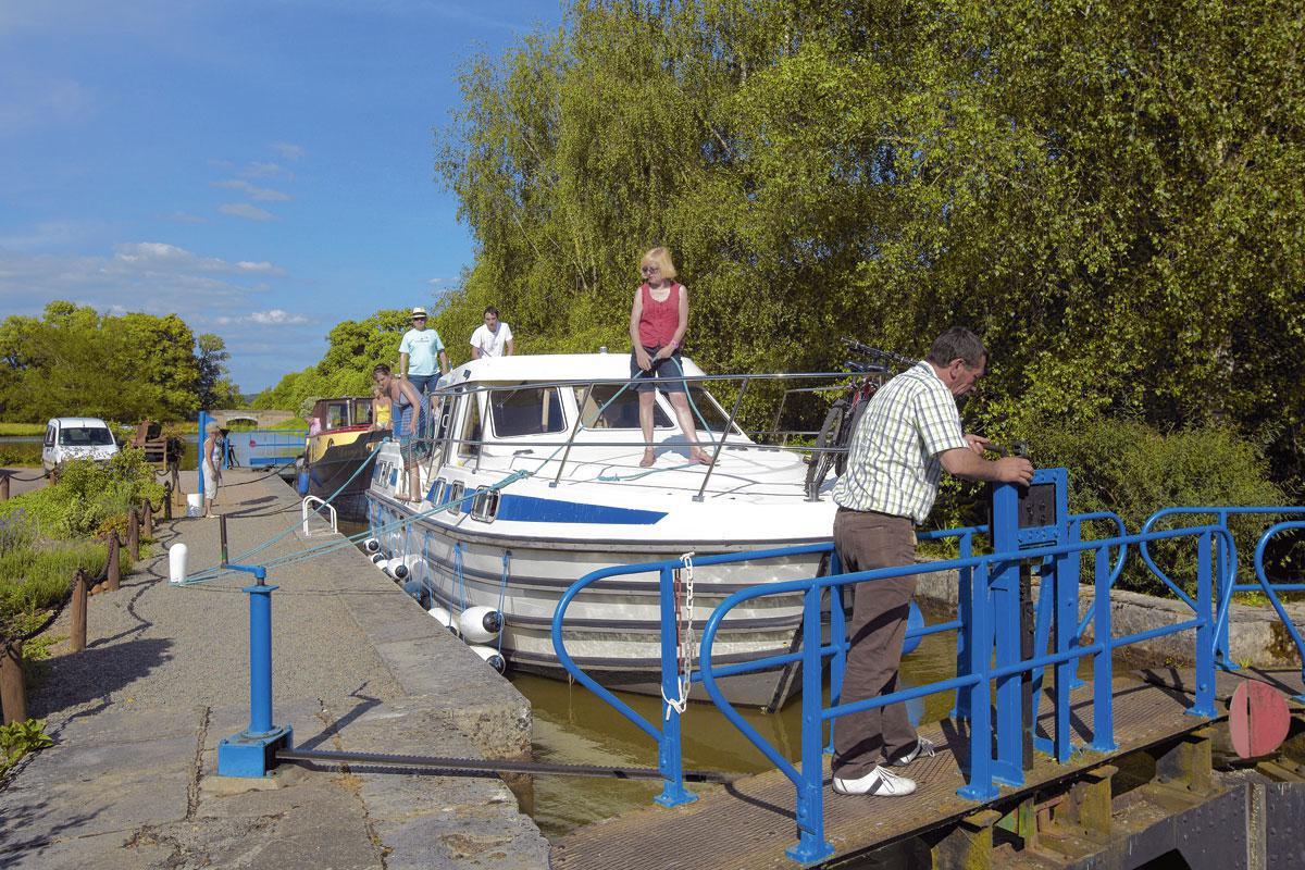 Des vacances au fil de l'eau, à bord d'un houseboat