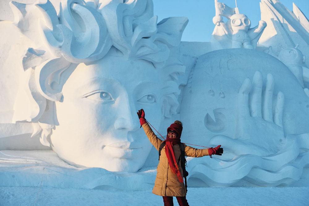 Le festival de sculptures sur glace et de neige de Harbin a vu le jour en 1963 mais n'en est qu'à sa 36e édition : considéré comme incompatible avec la Révolution culturelle chinoise, il fut interdit pendant une vingtaine d'années.