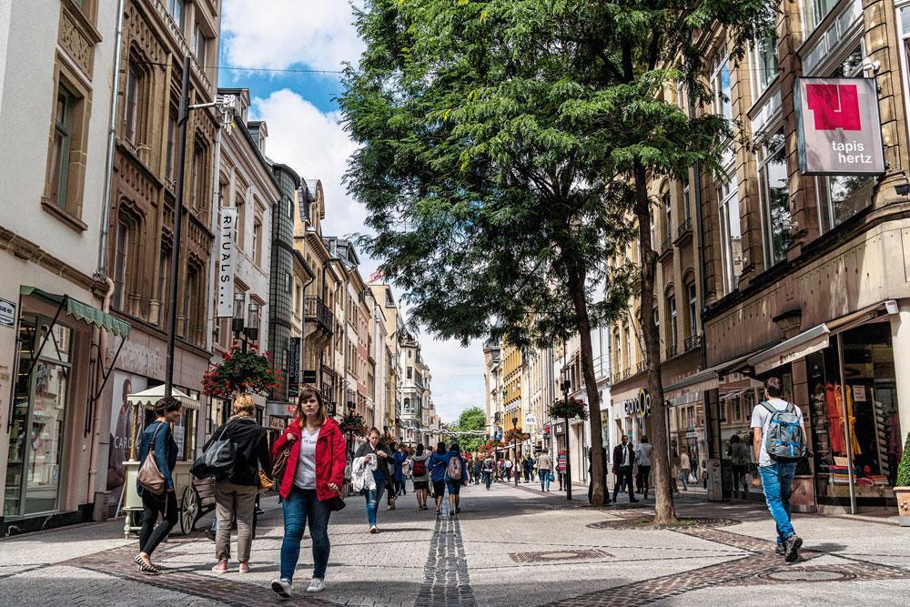 Les rues piétonnes sont nettes et soignées.