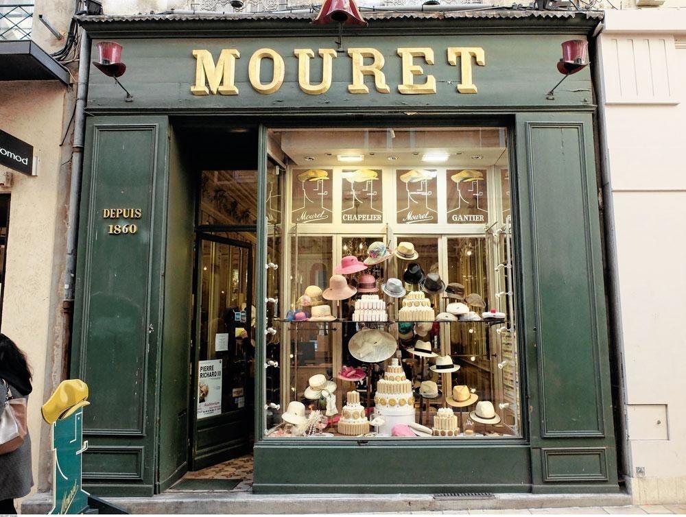 Mouret, met 159 jaar de oudste winkel van de stad.