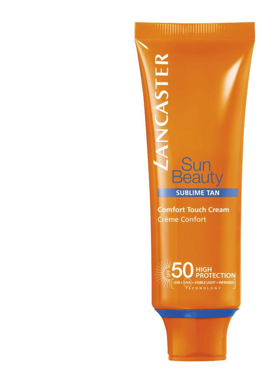 Crème met Full light-technologie die 100% van de uv-stralen filtert. Sun Beauty Comfort Touch Cream SPF50, van Lancaster. 39 euro voor 50 ml, in de parfumerie.