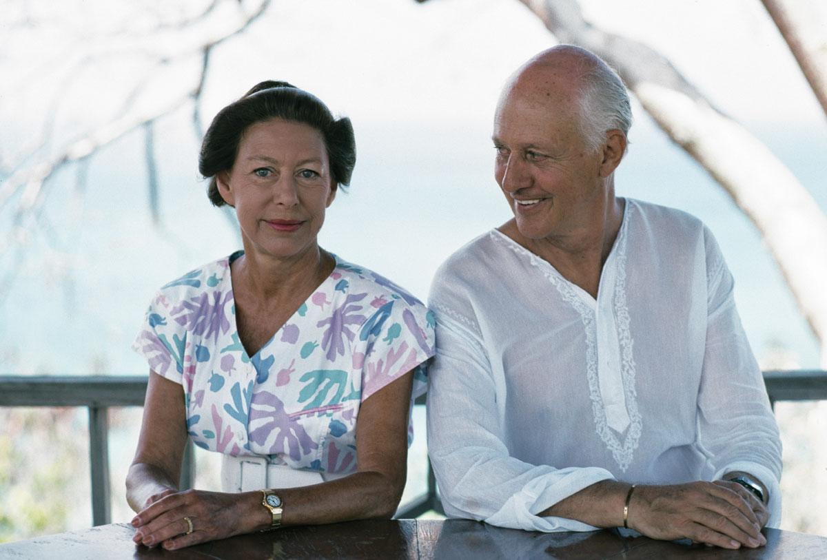 Margaret met Annes man Baron Glenconner in hun verblijf op het eiland Moustique.