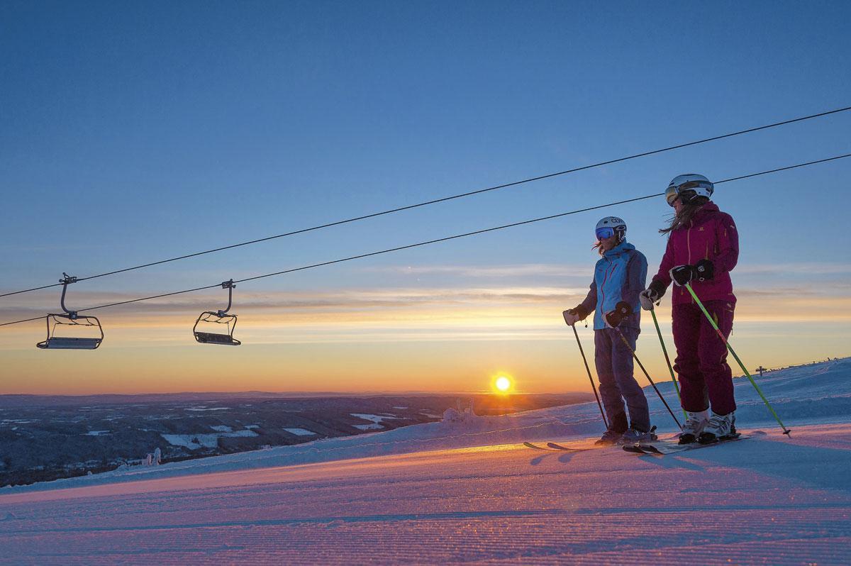 Åre, skiën tot de zon ondergaat.