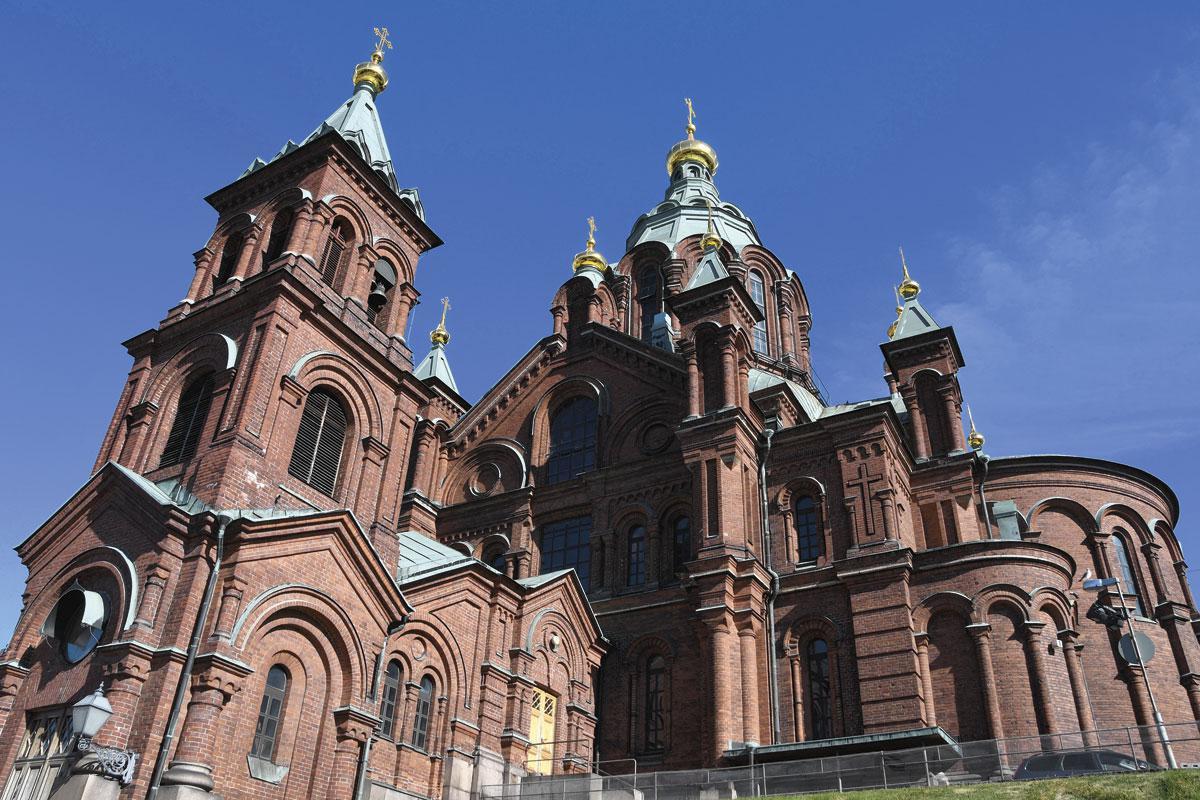 De bakstenen Oespenski-kathedraal.