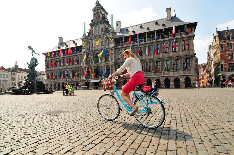 Antwerpen ontdekken op twee wielen is een echte aanrader. (foto Visit Antwerpen)