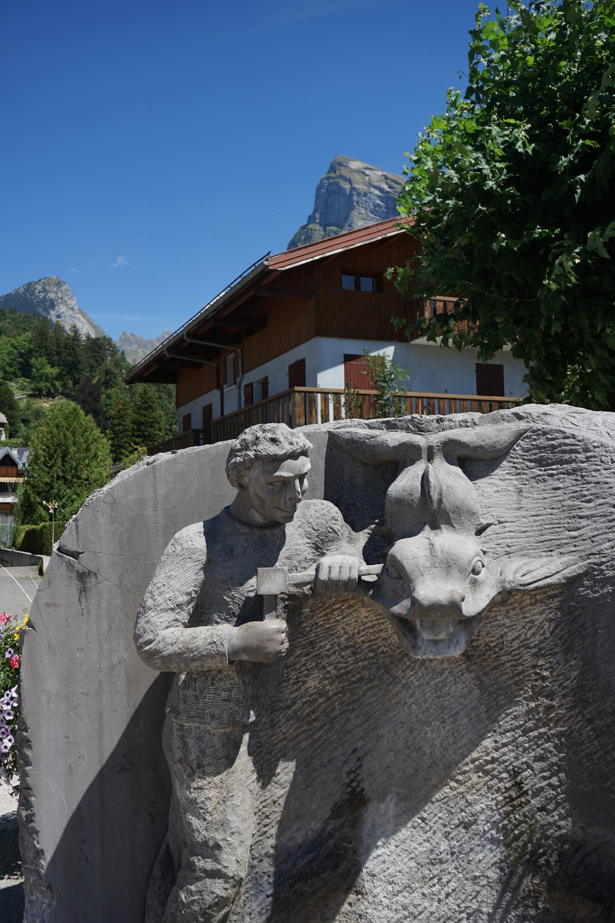 Samoëns is een dorp van steenkappers. (foto Mieke Vercruijsse)