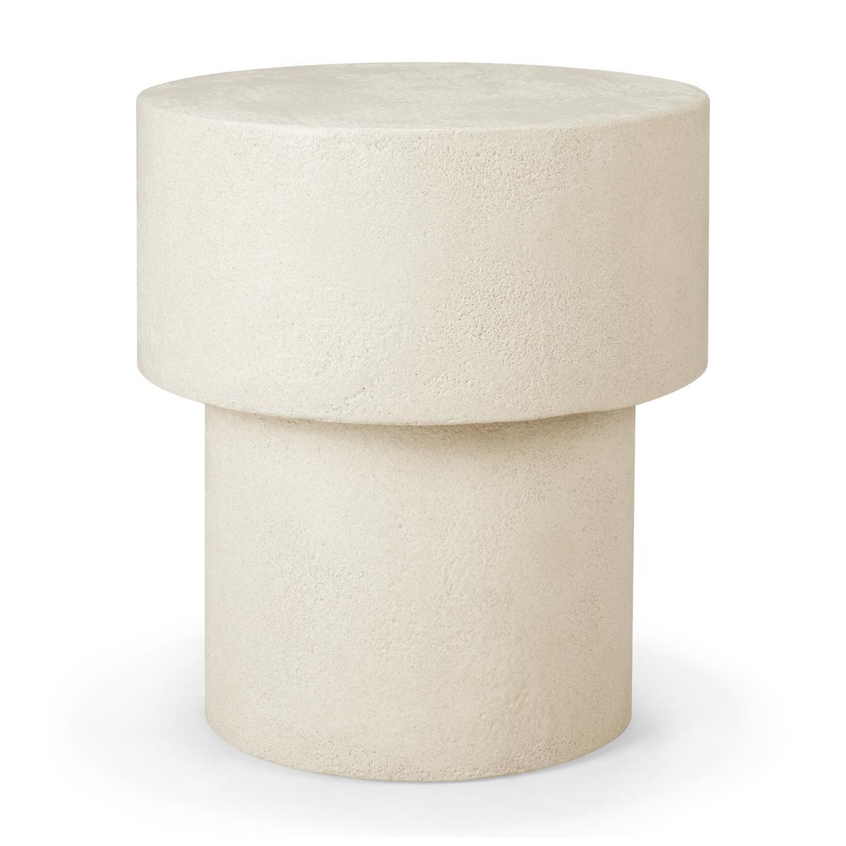 Bijzettafel in offwhite microcement - € 329 - Ethnicraft.