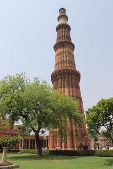 De Qutb Minar, de hoogste minaret van India.