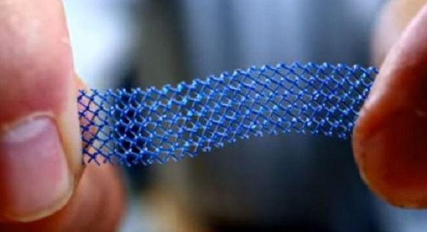 Ces implants pelviens sont composés de mailles en polypropylène, sous forme de bandelette ou de tapis.