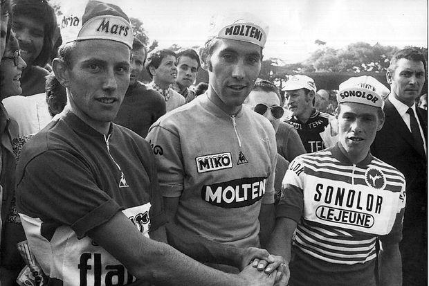 Van links naar rechts: Joop Zoetemelk, Eddy Merckx en Lucien Van Impe tijdens de Ronde van Frankrijk in 1971.
