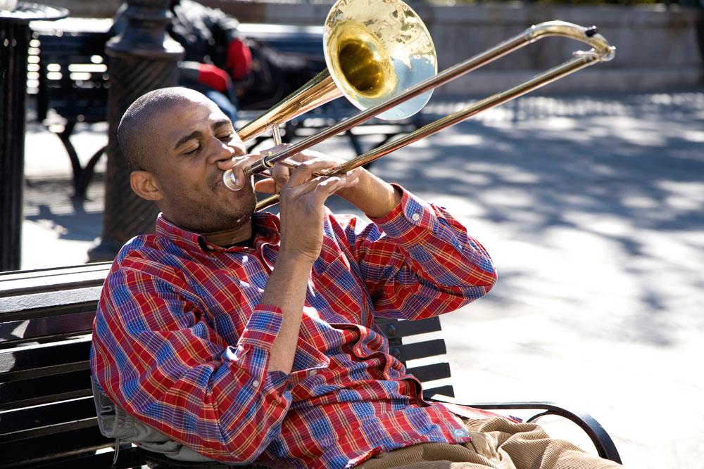 La Nouvelle-Orléans cultive toujours sa passion du jazz et du blues. Sidney Bechet et Louis Armstrong sont les enfants du pays.