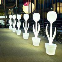 Pour un jardin féérique, notre choix de luminaires extérieurs