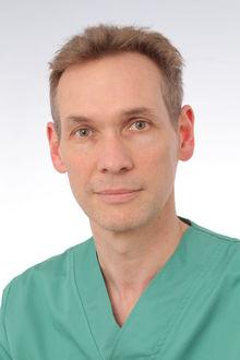 Prof. dr. Peter Sinnaeve, kliniekhoofd hart- en vaatziekten UZ Leuven