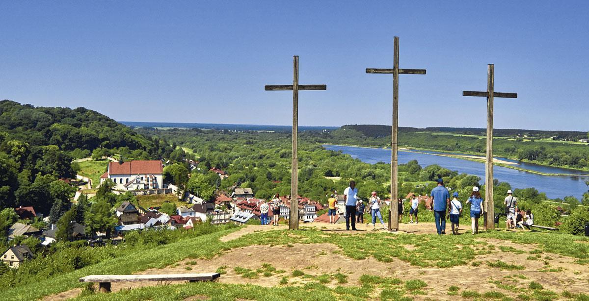 De Driekruisenheuvel, het hoogste punt van Kazimierz Dolny met zicht op de Wisla en omliggende wouden.