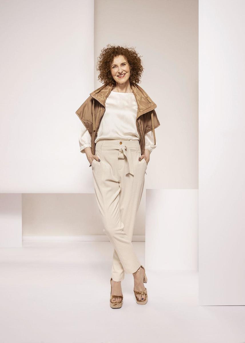 Veste sans manches, Weekend MaxMara Pantalon et blouse, Xandres Sandales, Inusa