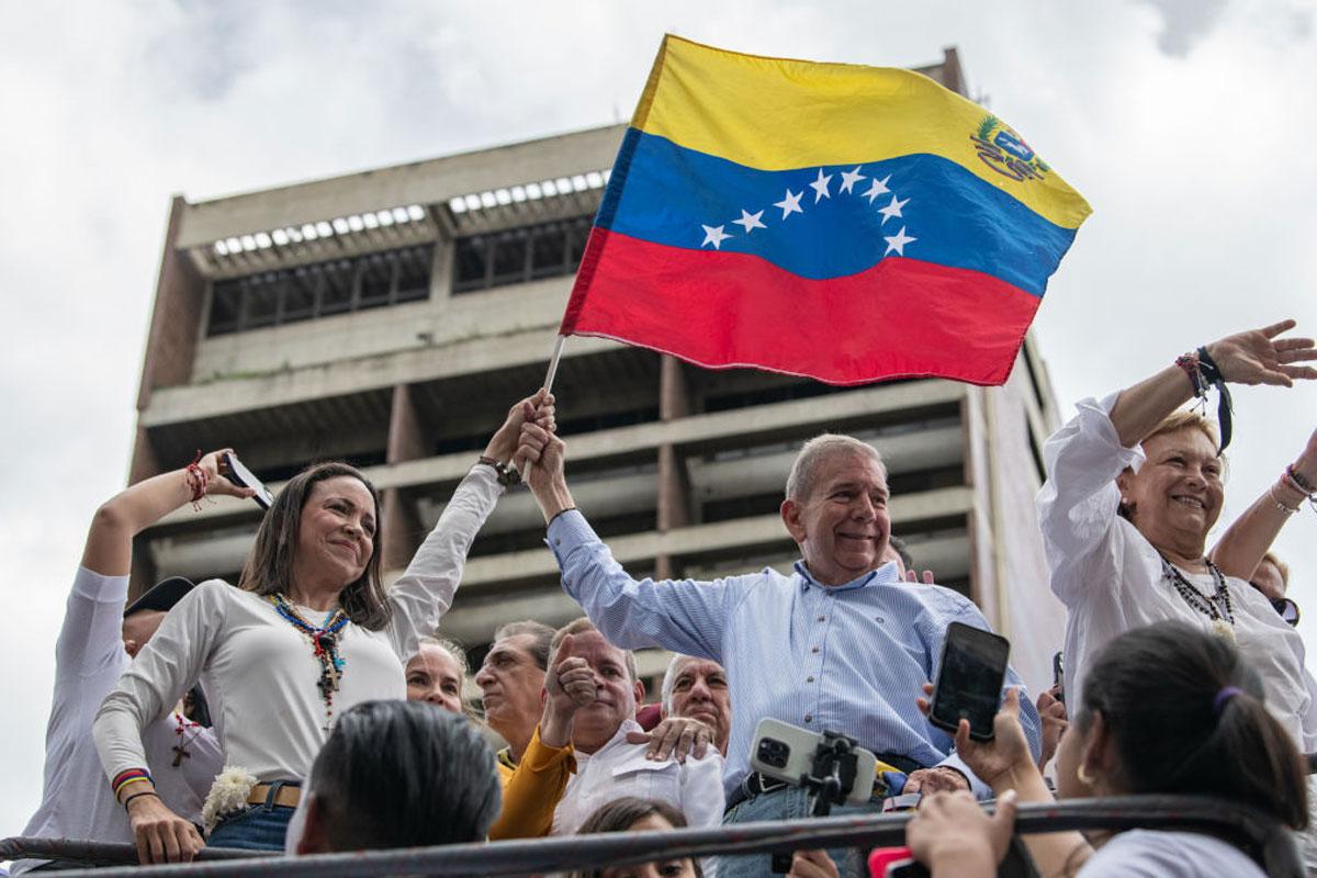 De leiders van de oppositie, Maria Corina Machado en Edmundo Gonzalez op een optocht als protest tegen de uitslag van de verkiezingen in Venezuela. Foto 30 juli 2024.