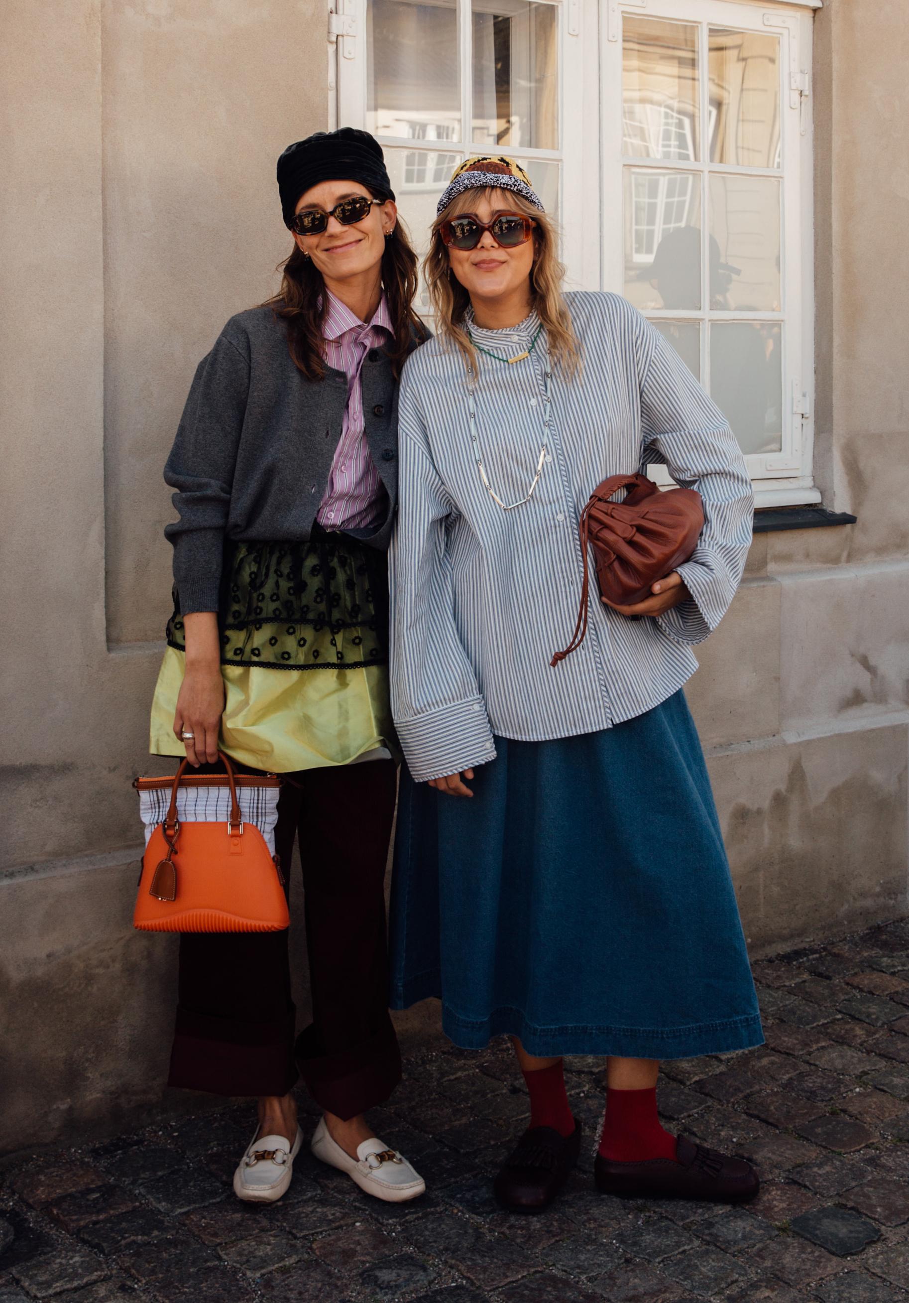 loafers als perfecte schoenen voor onder een maxi-jurk