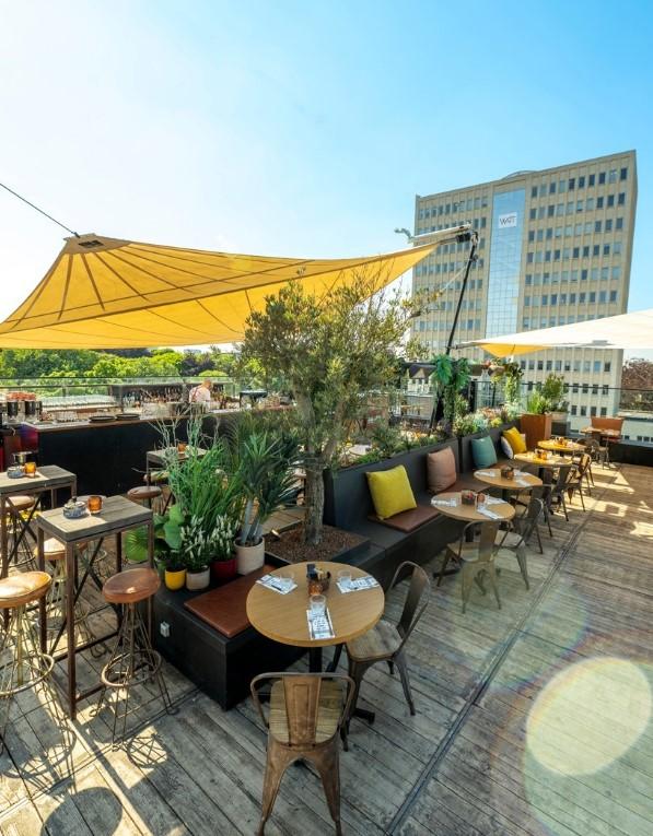 zomerbars in antwerpen black smoke rooftop