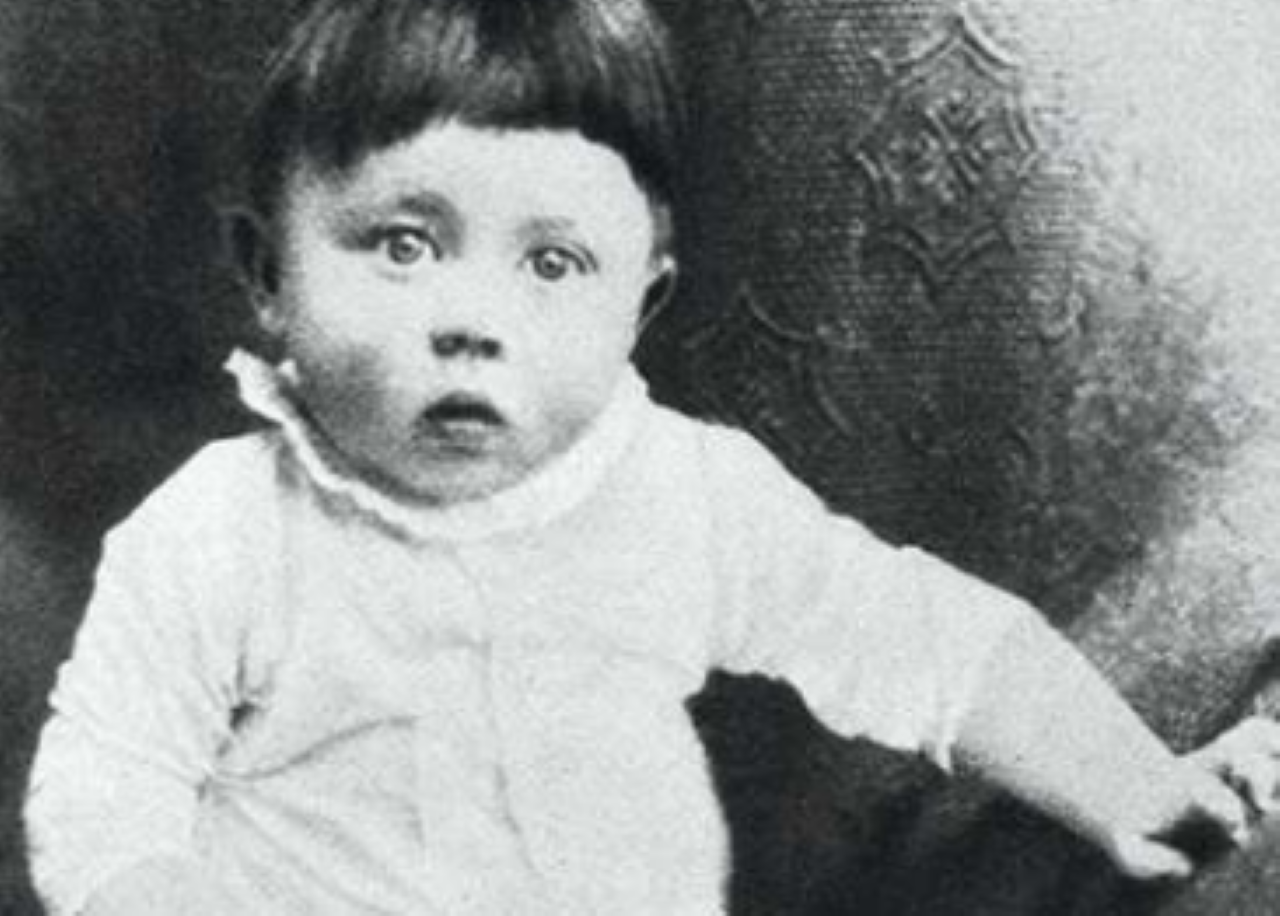 Foto van Hitler als baby. © Getty Images