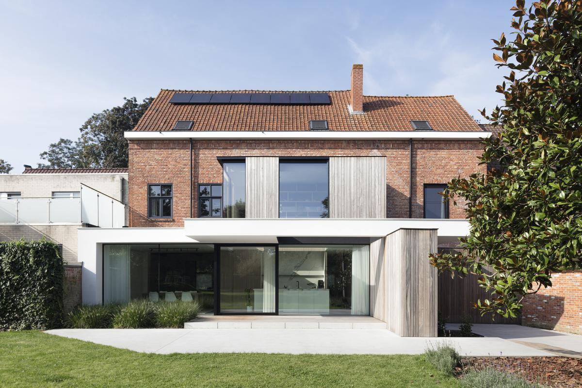 Open en lichtrijk zijn de sleutelwoorden in deze verbouwing.