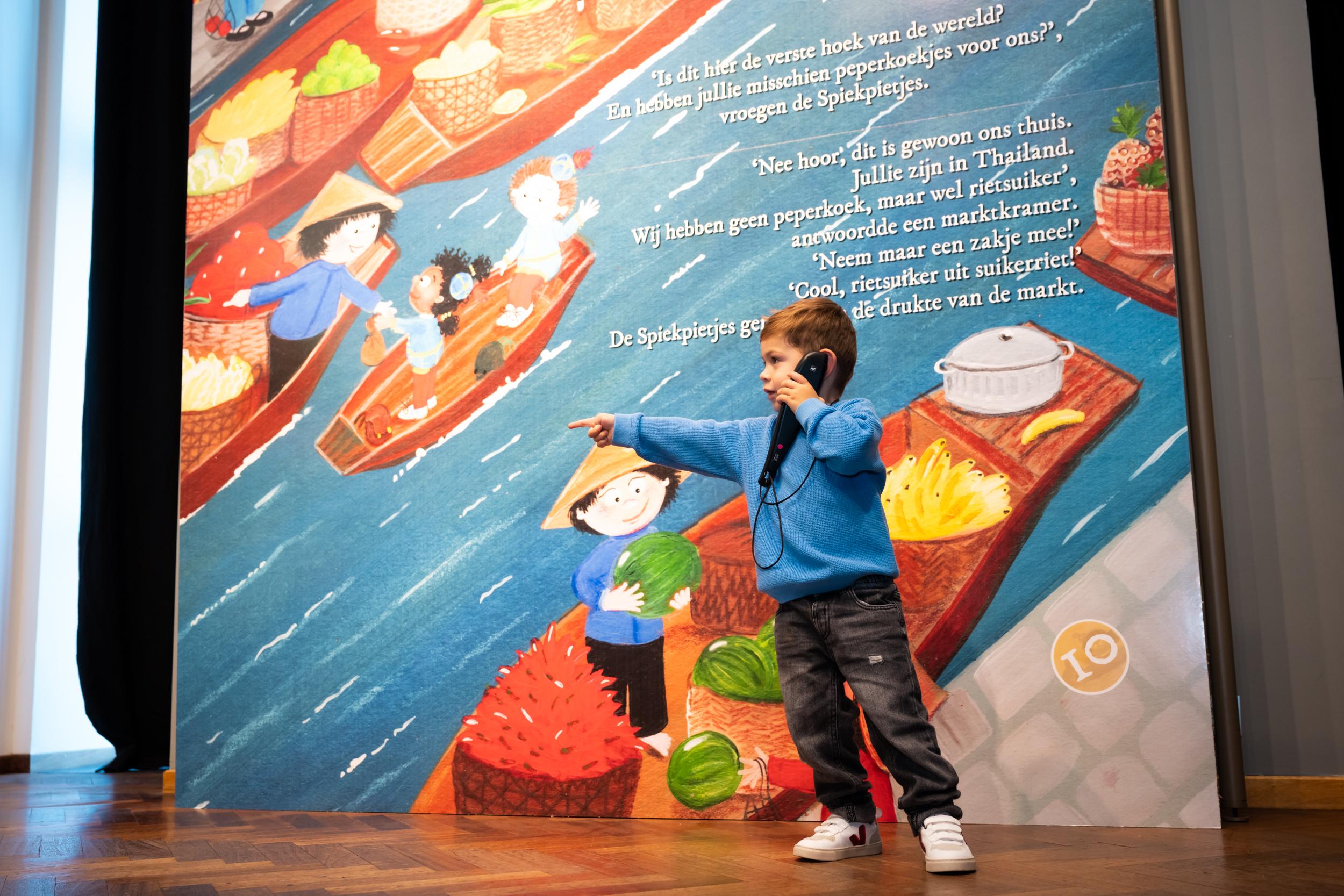 Een kleuter op de Spiekpietjes doe-expo in Oostende.