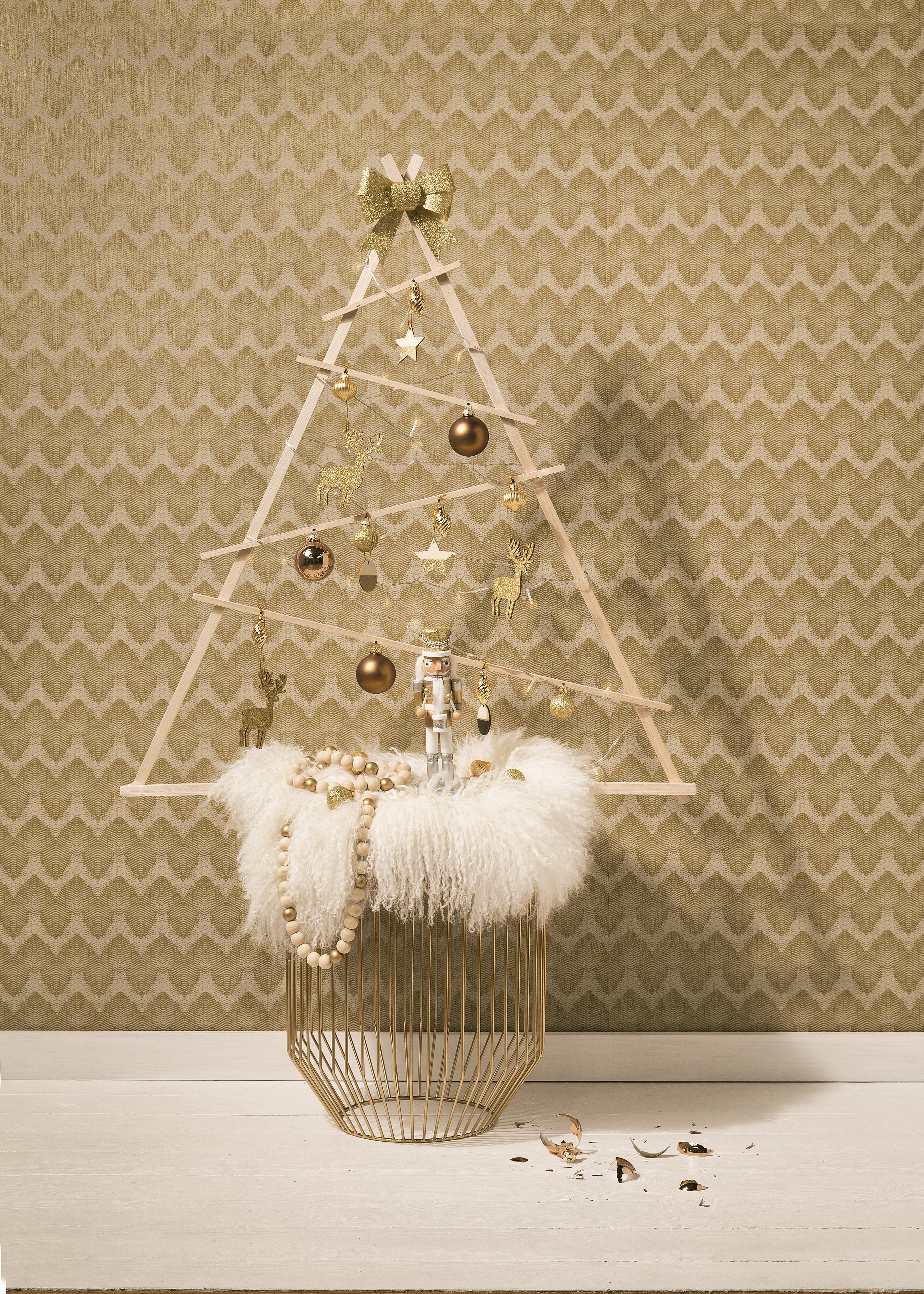 alternatieve kerstboom met houten latjes