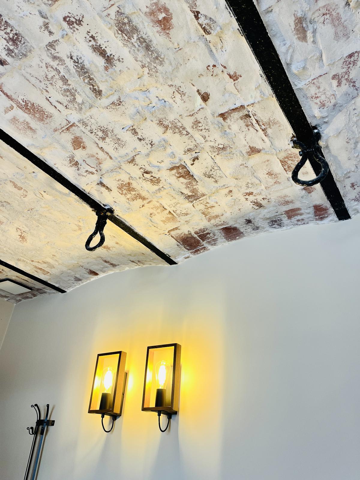 Ook in de vakantiewoning bleven details uit het verleden bewaard.