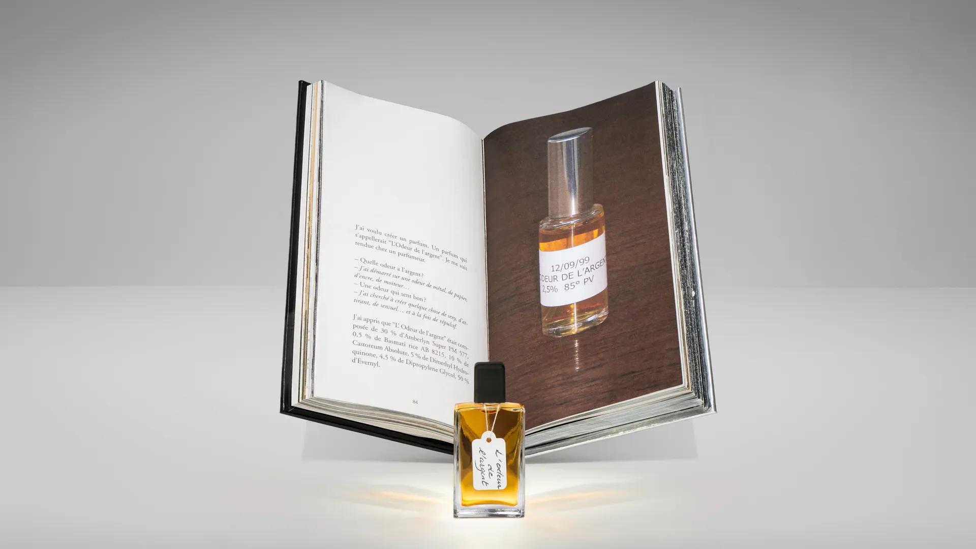 The Smell of Money, Kurkdjians samenwerking uit 1999 met kunstenares Sophie Calle.