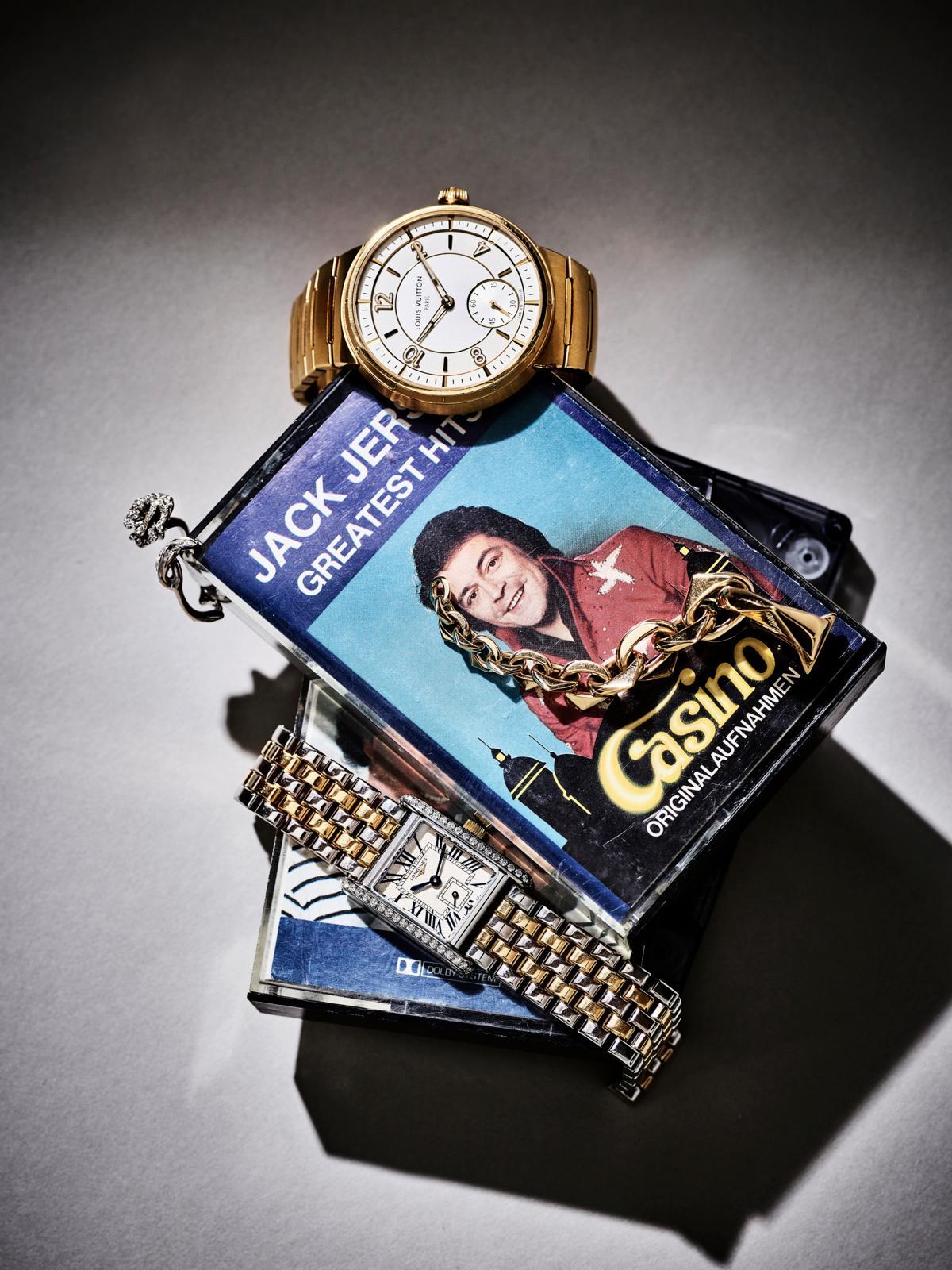 greatest hits vintage platen met horloges en juwelen.