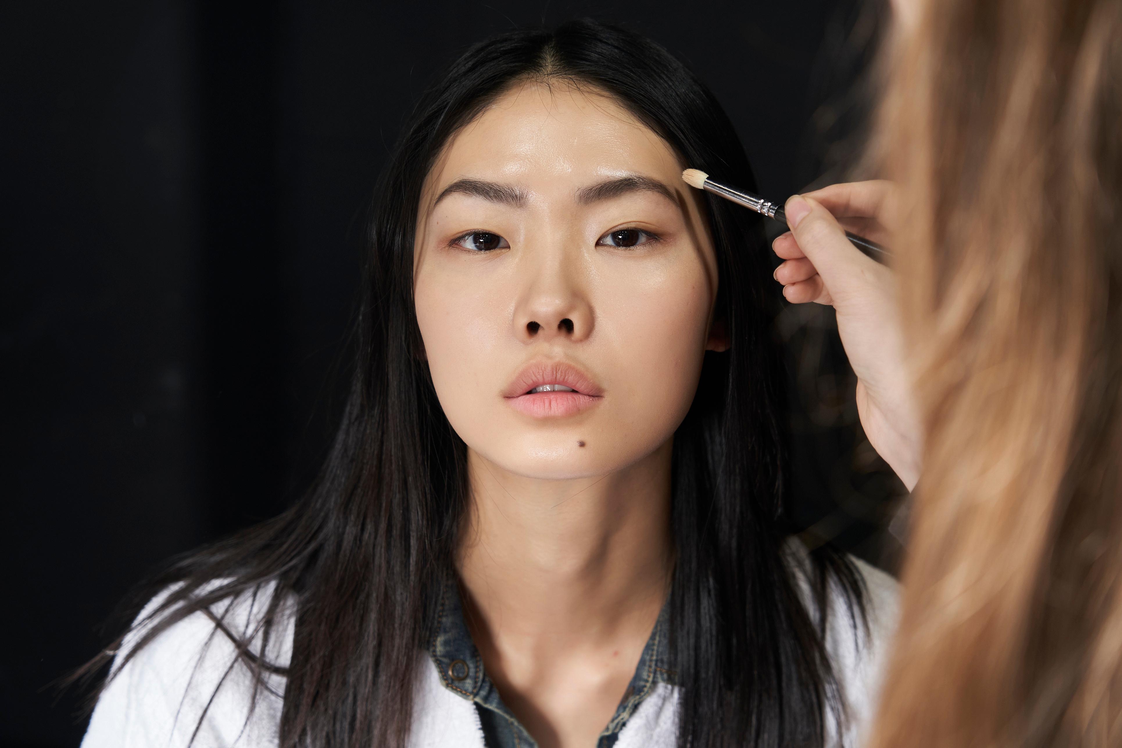 natuurlijke feestlook op modellen