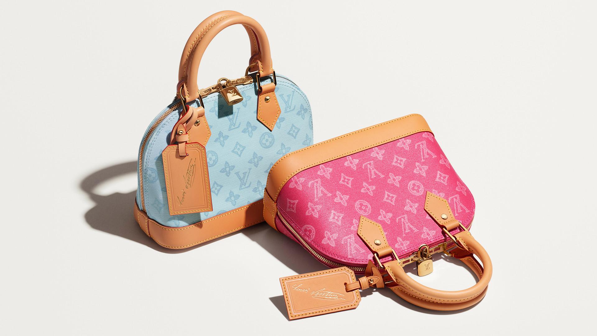 Monogram Origine Collection van Louis Vuitton met de Alma Bleu en de Courrier Rose Ruban