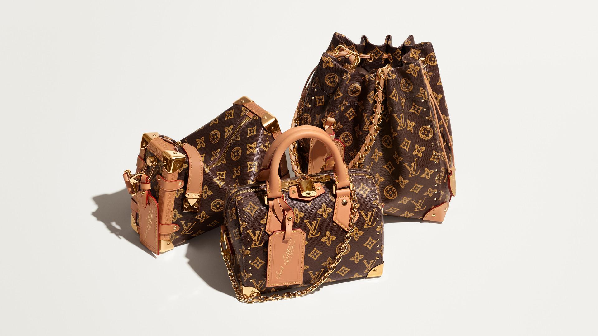 Verschillende Louis Vuitton-tassen in monogram canvas, waaronder de iconische Speedy.