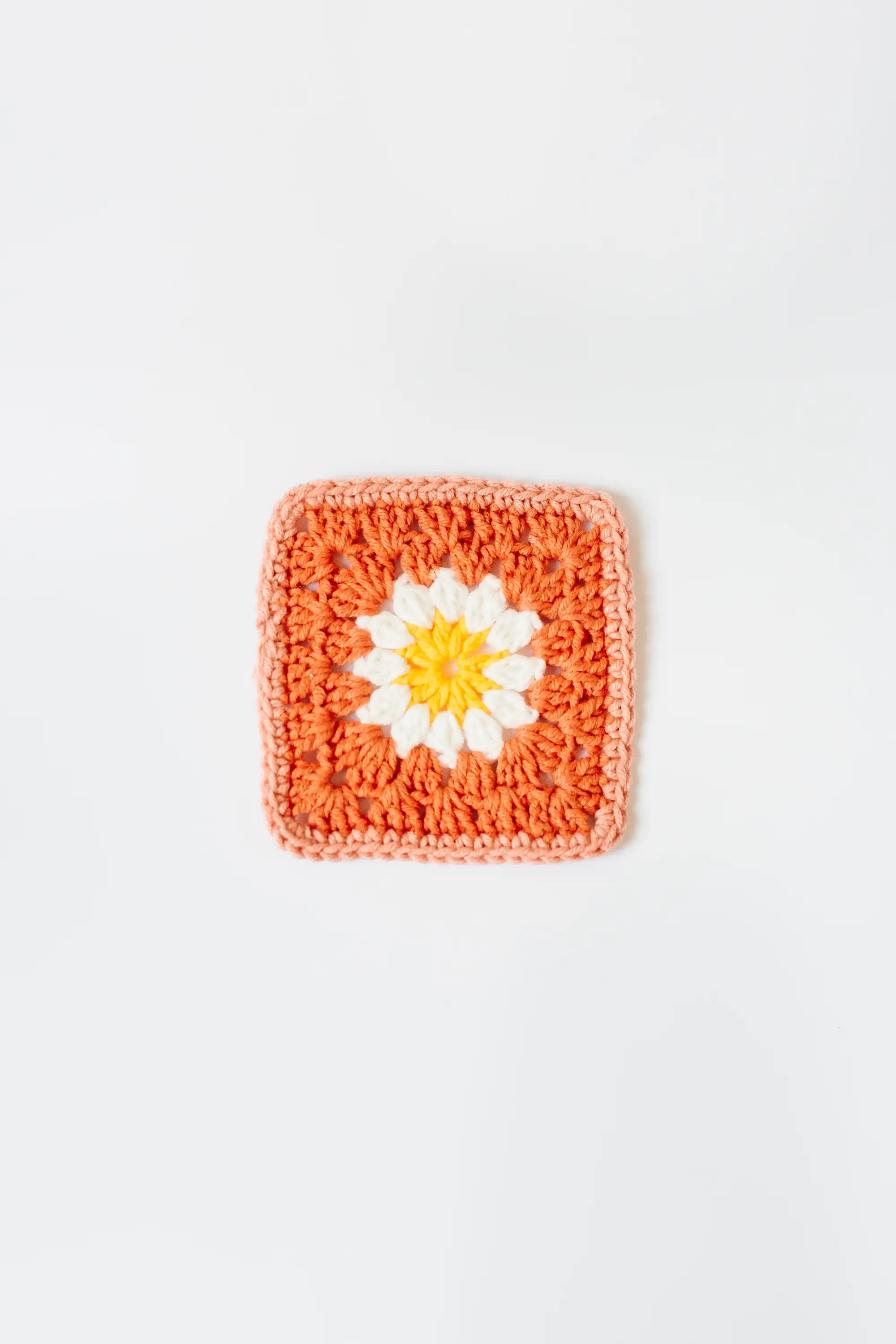 Granny square: een bloem haken - Libelle