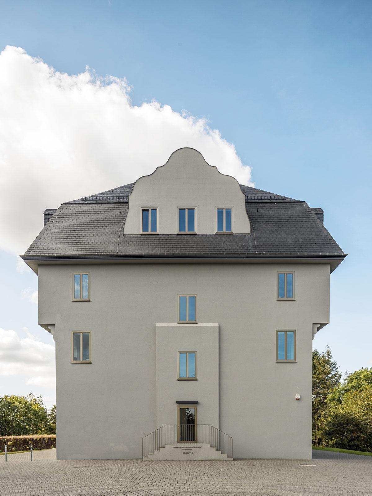 L'ancienne maison des religieuses Schwesternheim, rénovée par Yves Delhez.