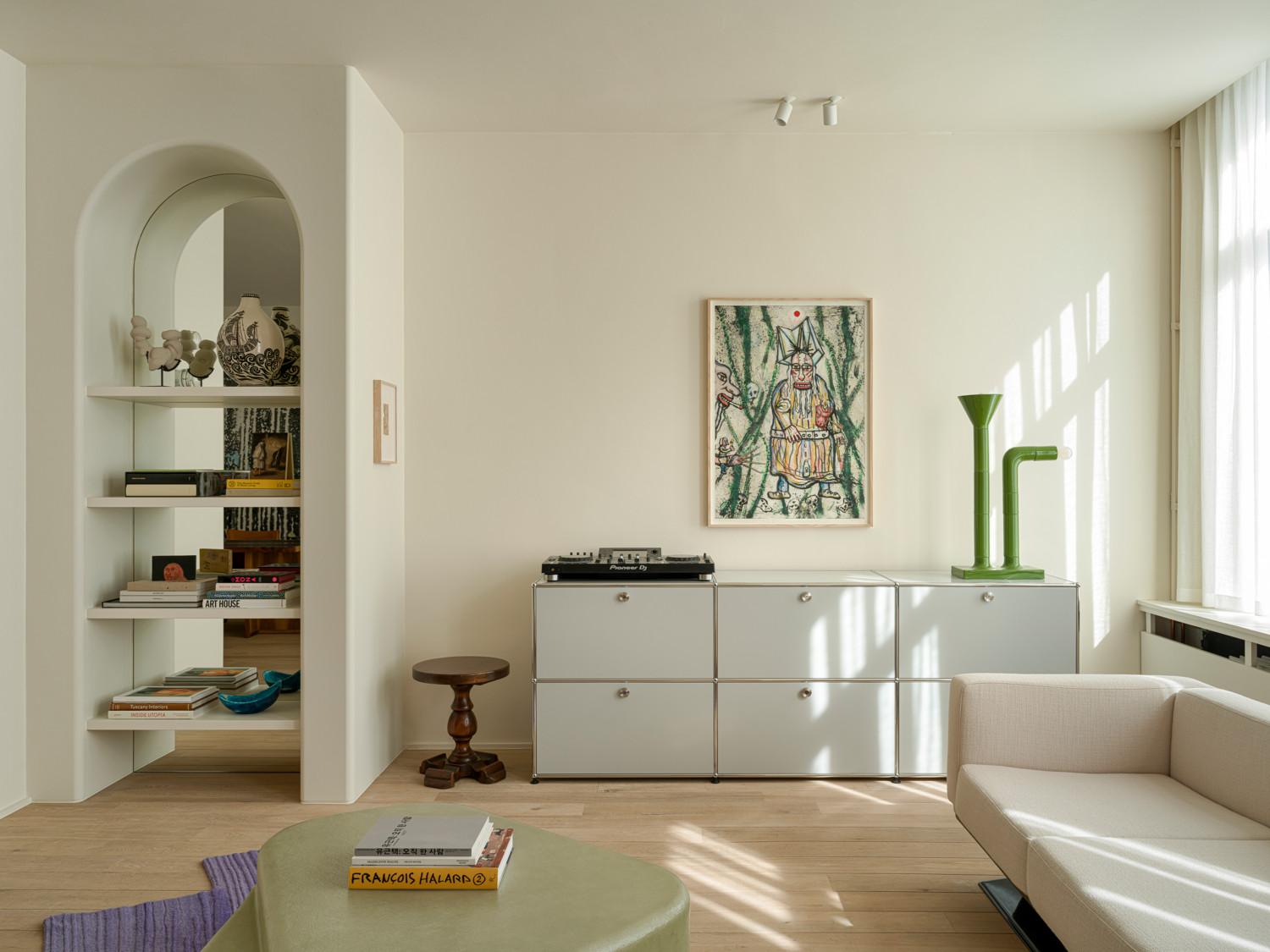 Binnenkijken bij Newchild  galerist Sarah Vanwelden in Antwerpen.