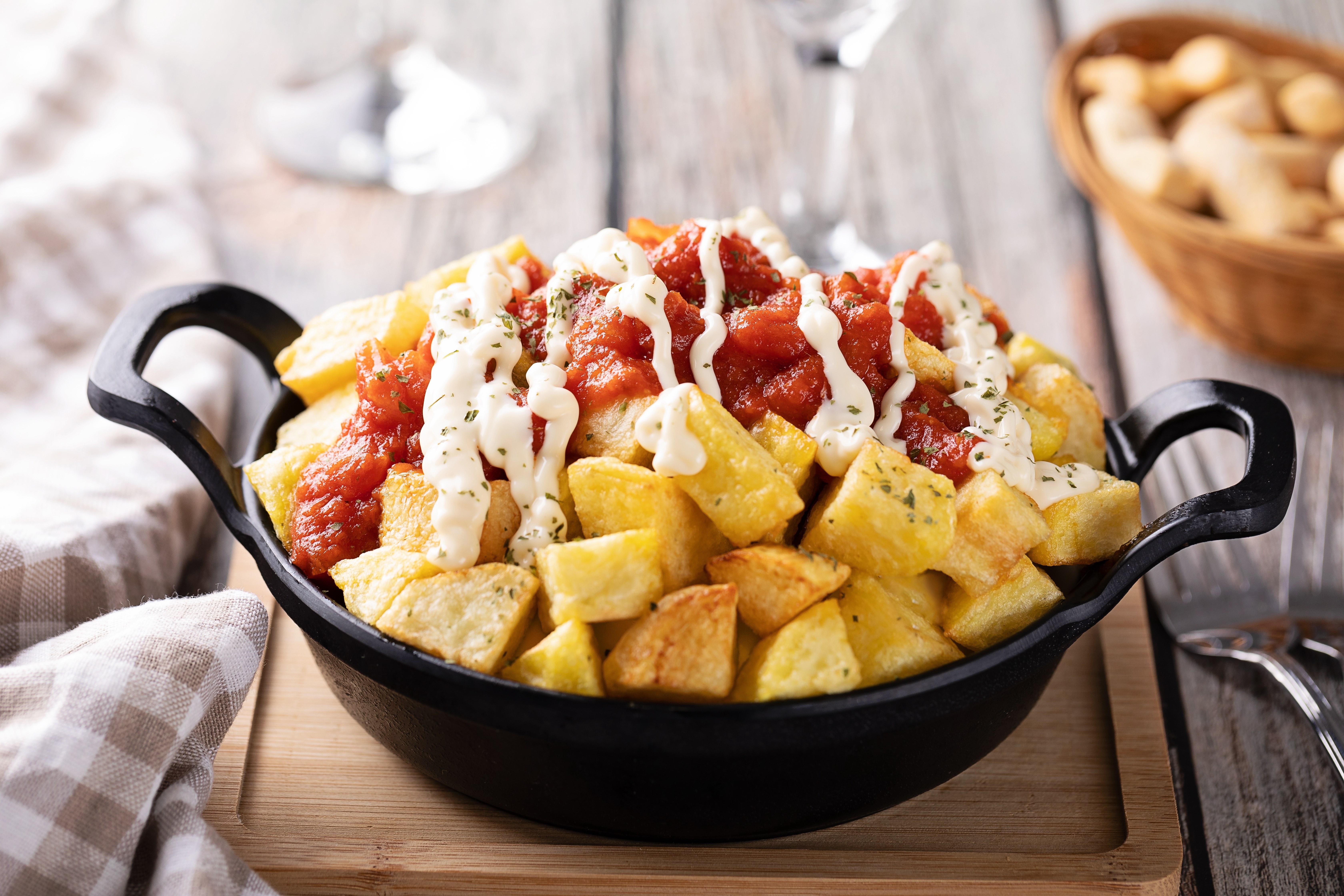 Frietjes: Patatas bravas