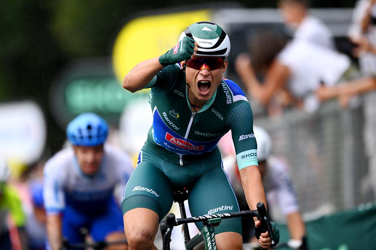 Jasper Philipsen wint de 11e etappe van de 110e Tour de France 2023.