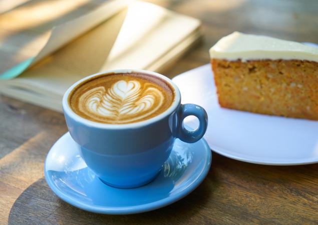 Cappuccino = 1 shot espresso, opgestoomde melk en melkschuim
