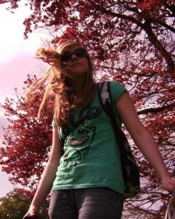 Nadine (24)