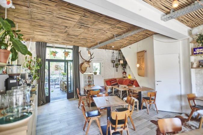 Café Verne en De Lange Giraf