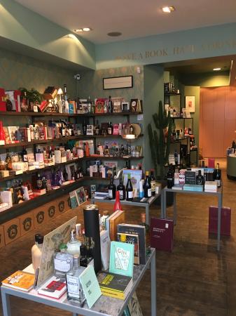 Bookz & Booze