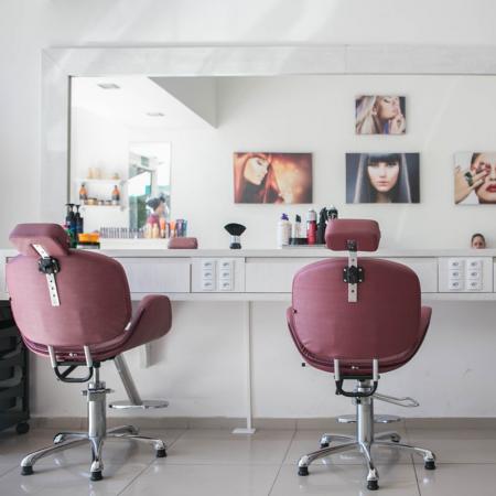 Doe een kapselworkshop samen met je vriendinnen