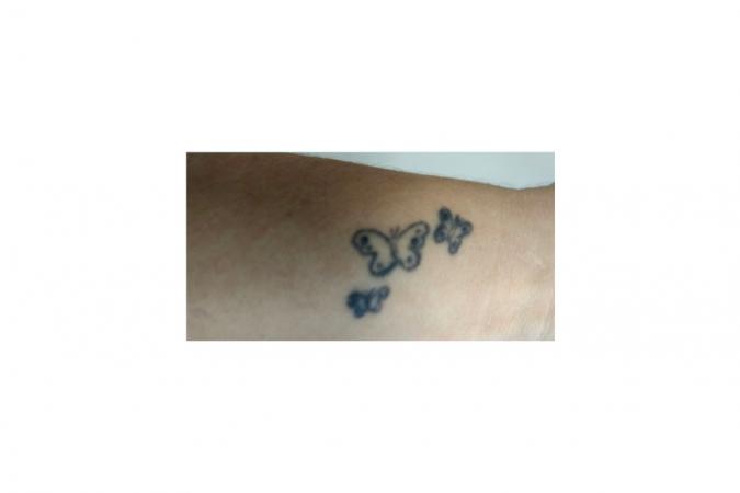 Helga (27) schaamt zich voor haar kinderachtige tatto