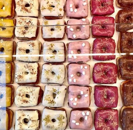 ANVERS – OSTENDE: Hoeked Doughnuts