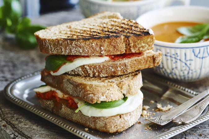 Vegetarische croque margherita