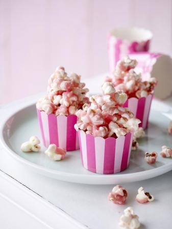 Pink popcorn met rodebietensap