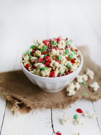 Rood-wit-groene popcorn met M&M’s
