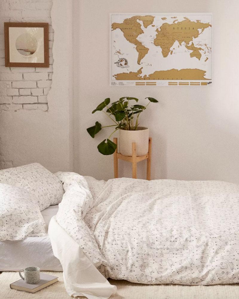Une carte du monde qui se gratte (82 cm x 58 cm)