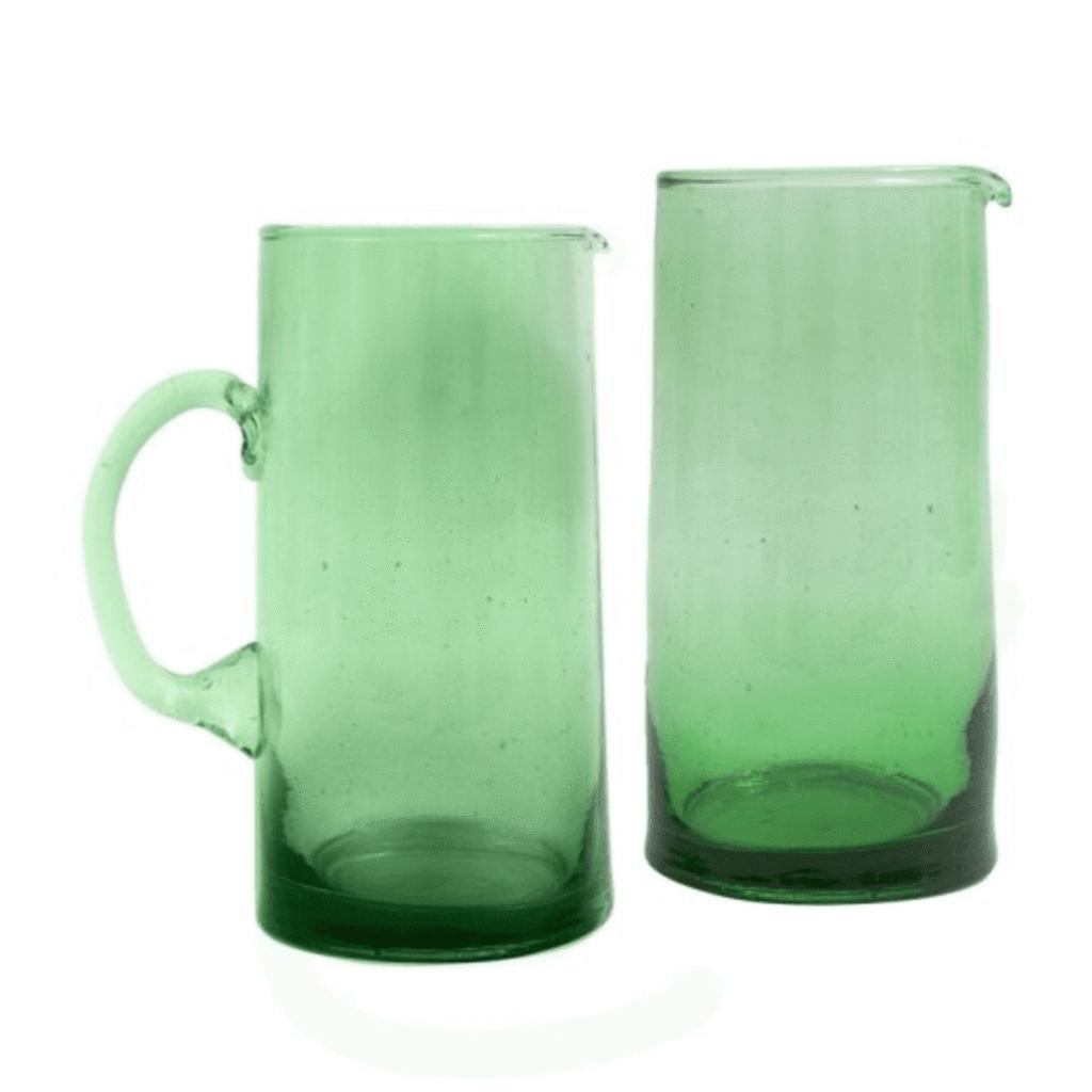 Handgemaakte karaf van gerecycleerd glas